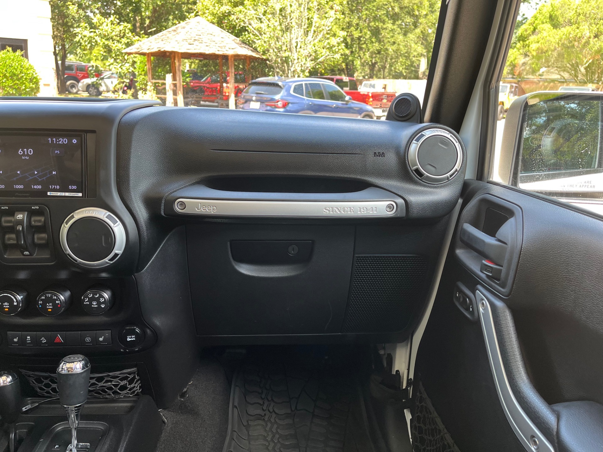 2014-jeep-wrangler-unlimited-sahara-for-sale (8)