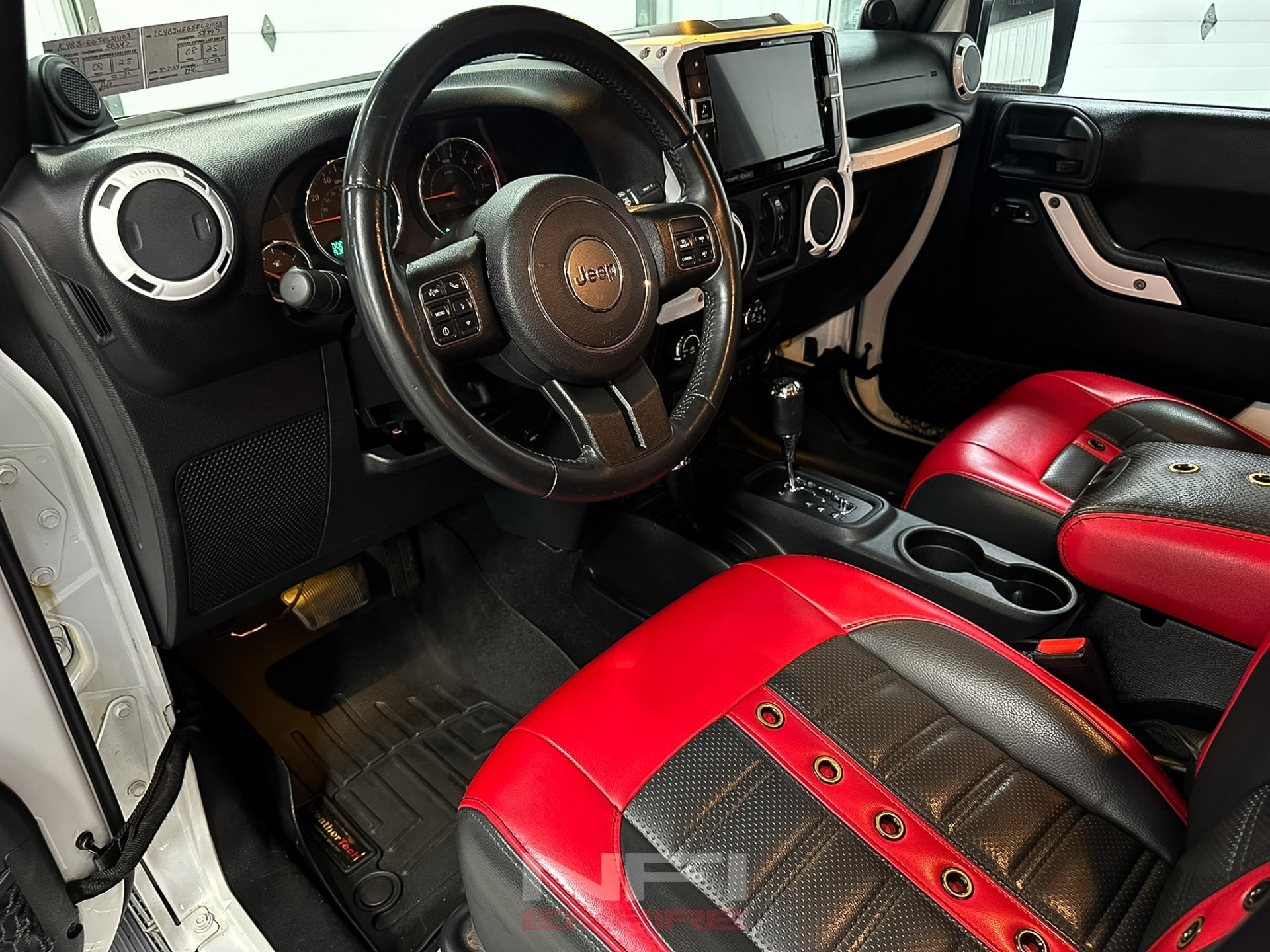 2014-jeep-wrangler-unlimited-sahara-modified (32)