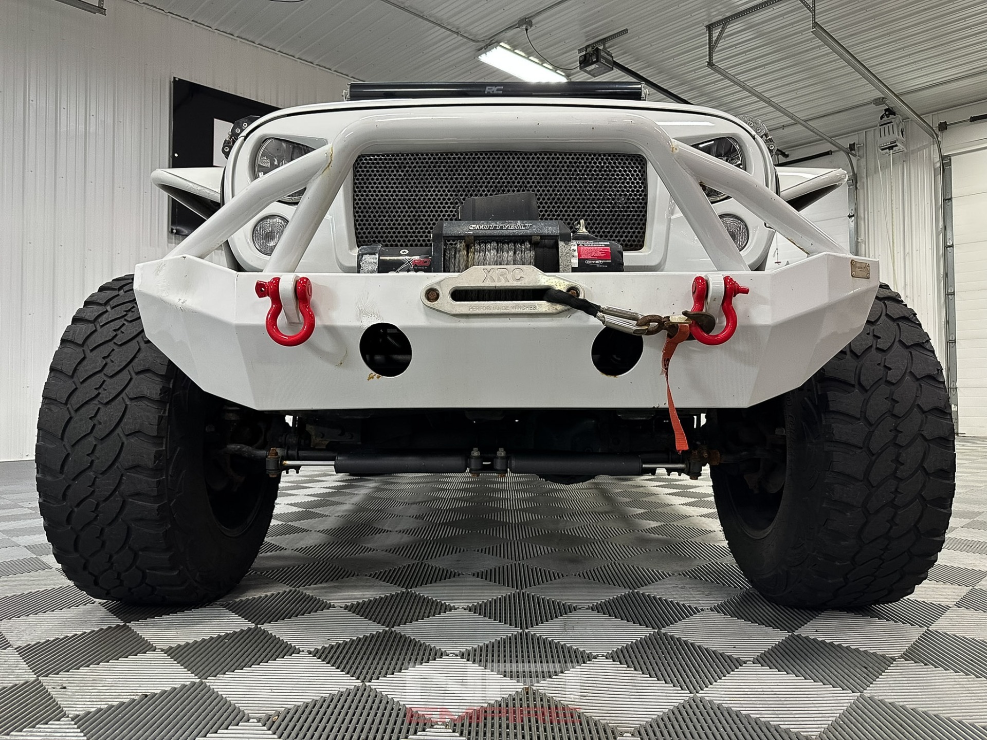 2014-jeep-wrangler-unlimited-sahara-modified (42)