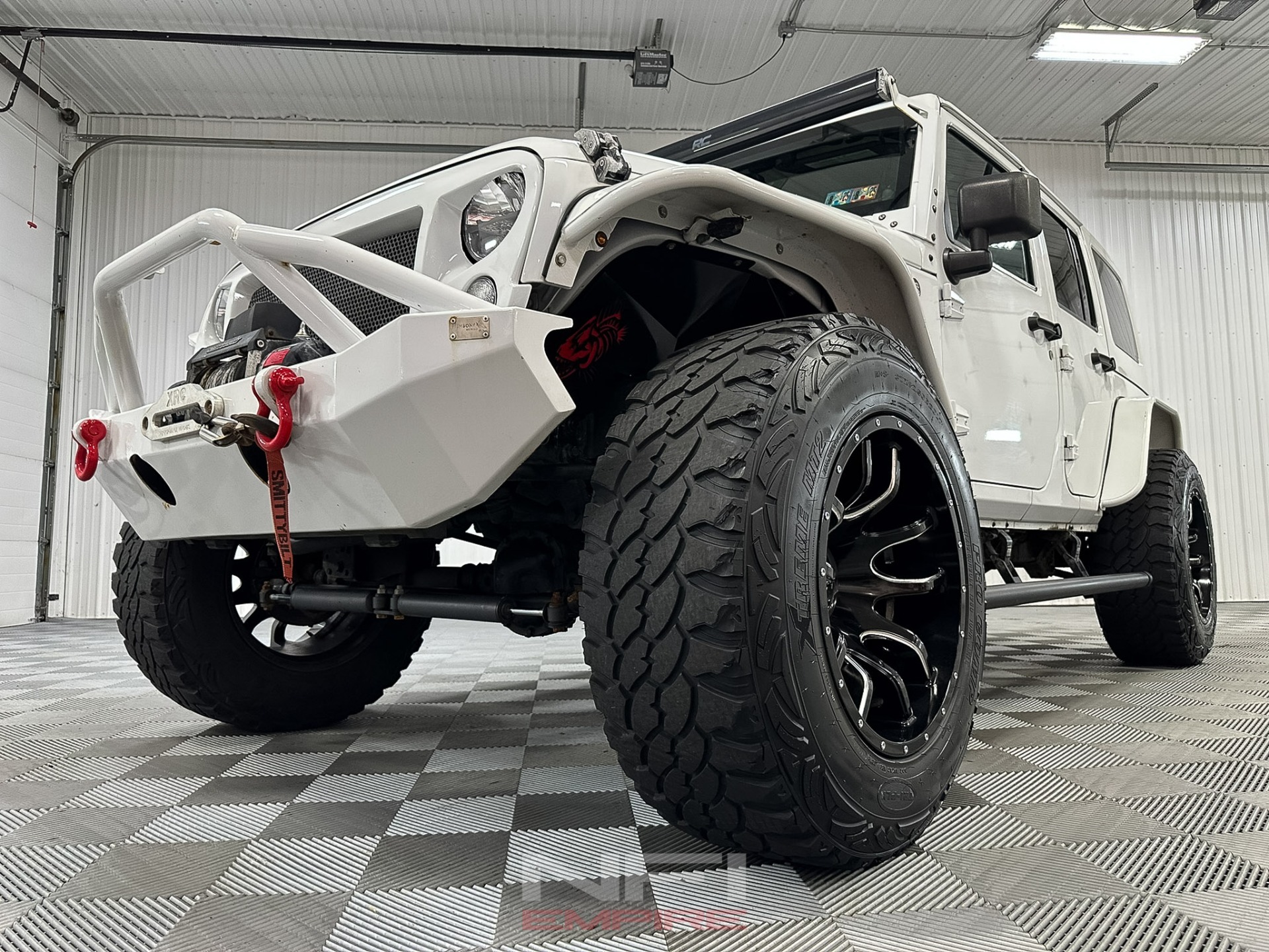 2014-jeep-wrangler-unlimited-sahara-modified (43)
