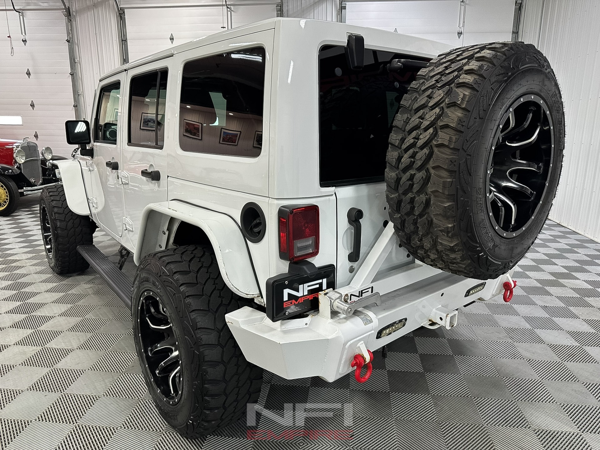 2014-jeep-wrangler-unlimited-sahara-modified (46)