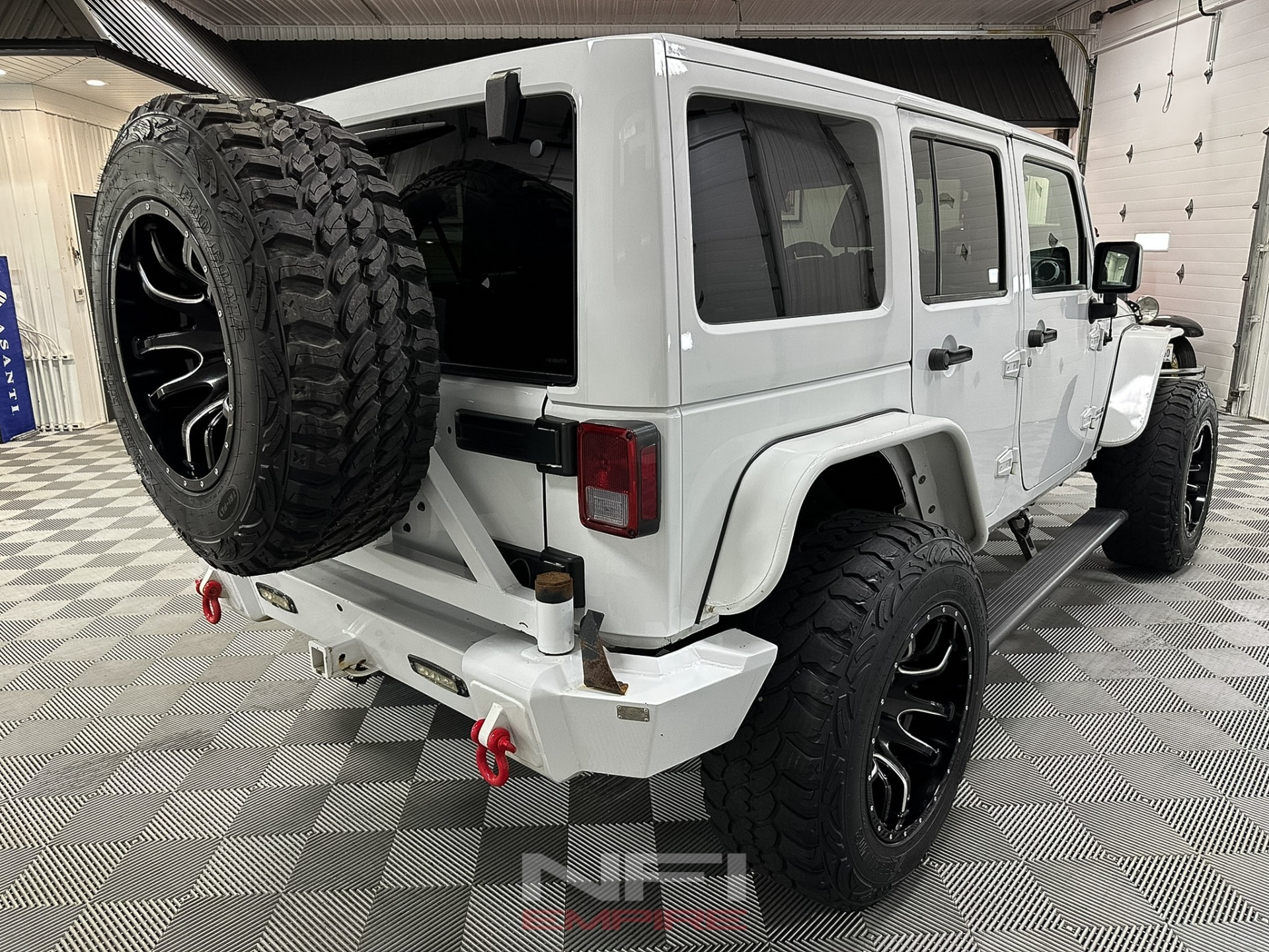 2014-jeep-wrangler-unlimited-sahara-modified (48)