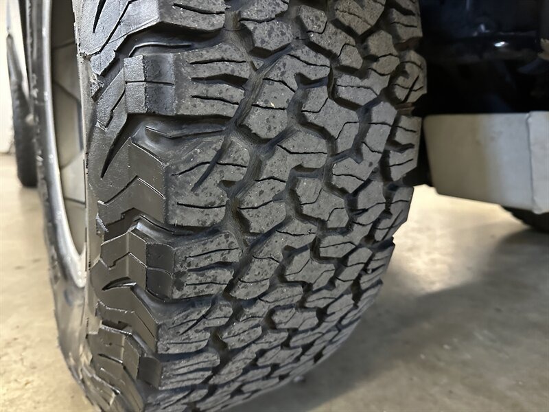 2014-toyota-fj-cruiser-trail-teams-edition (1)
