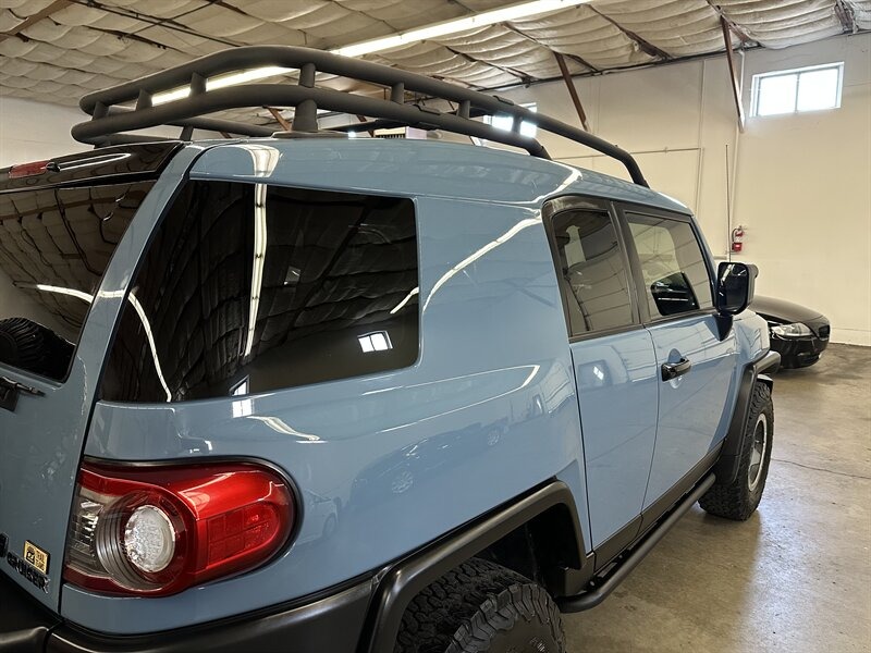 2014-toyota-fj-cruiser-trail-teams-edition (14)