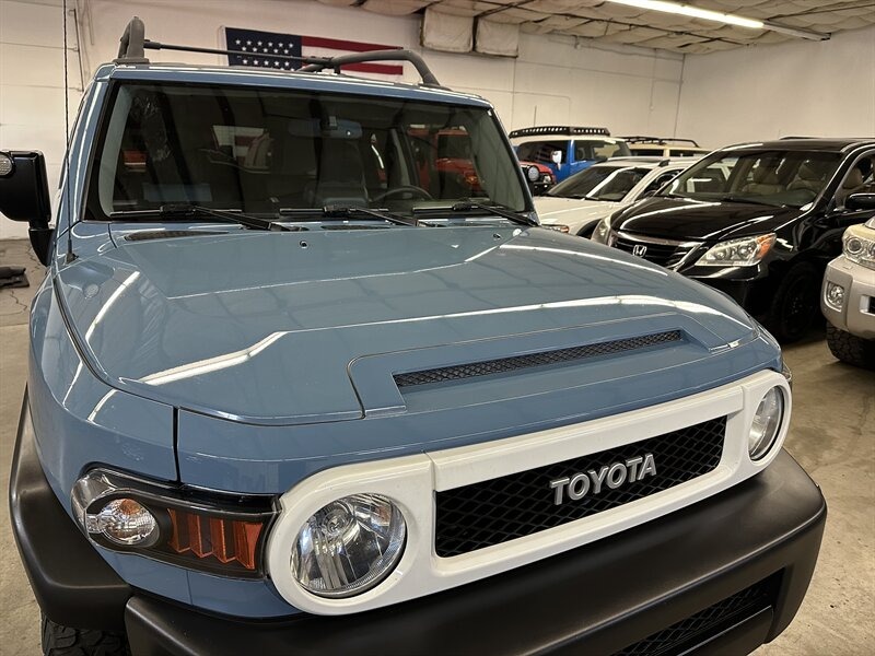 2014-toyota-fj-cruiser-trail-teams-edition (18)