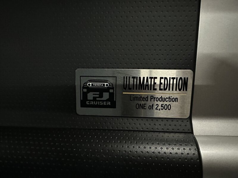2014-toyota-fj-cruiser-trail-teams-edition (26)