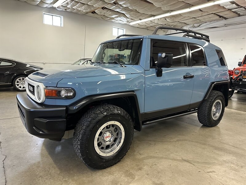 2014-toyota-fj-cruiser-trail-teams-edition (58)