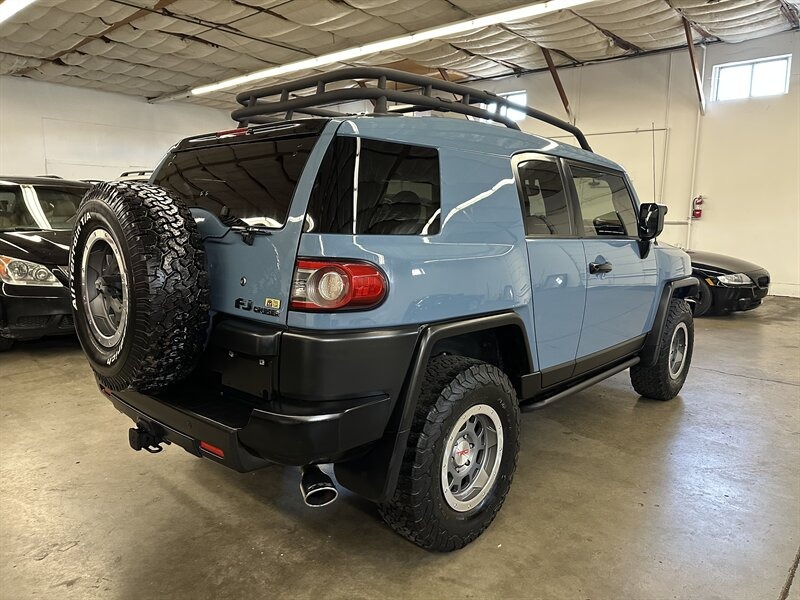 2014-toyota-fj-cruiser-trail-teams-edition (60)