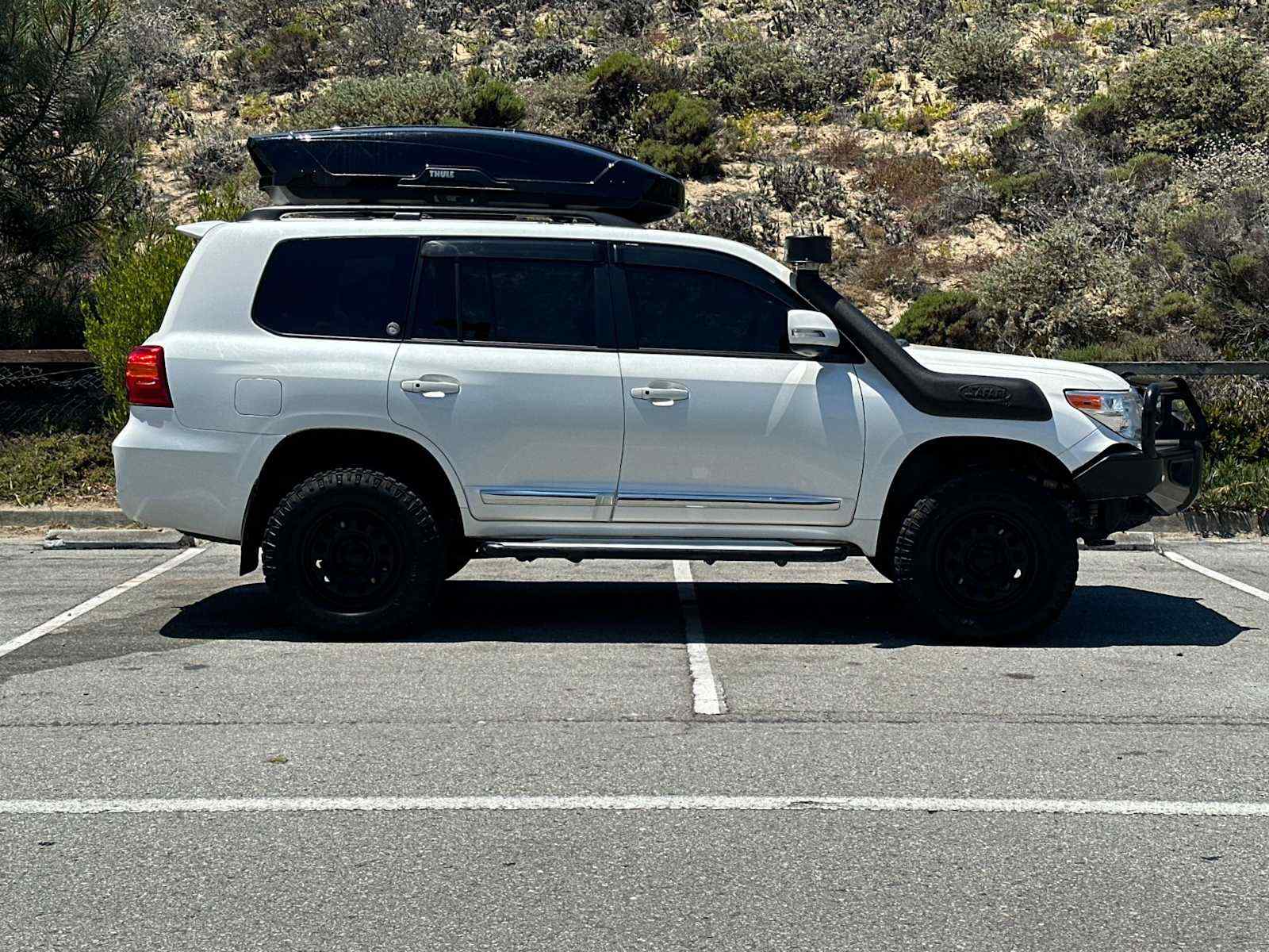 2014-toyota-land-cruiser-for-sale-monterey-california-09