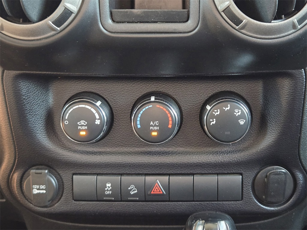 2015-jeep-wrangler-sport-4x4-for-sale-11