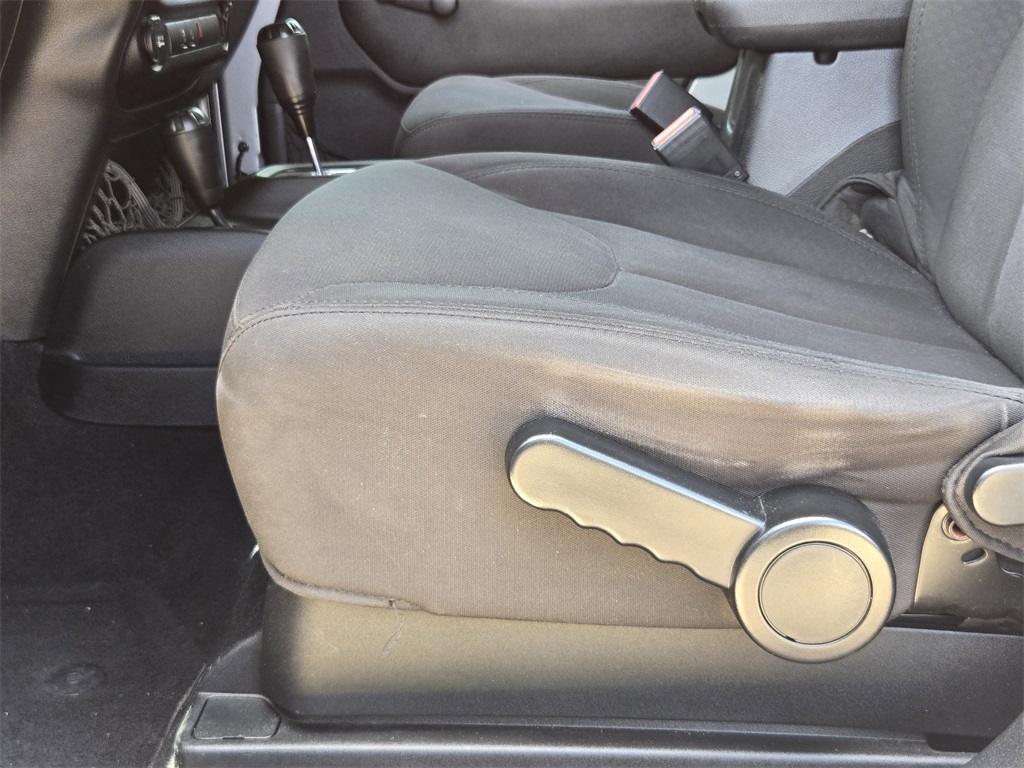 2015-jeep-wrangler-sport-4x4-for-sale-12