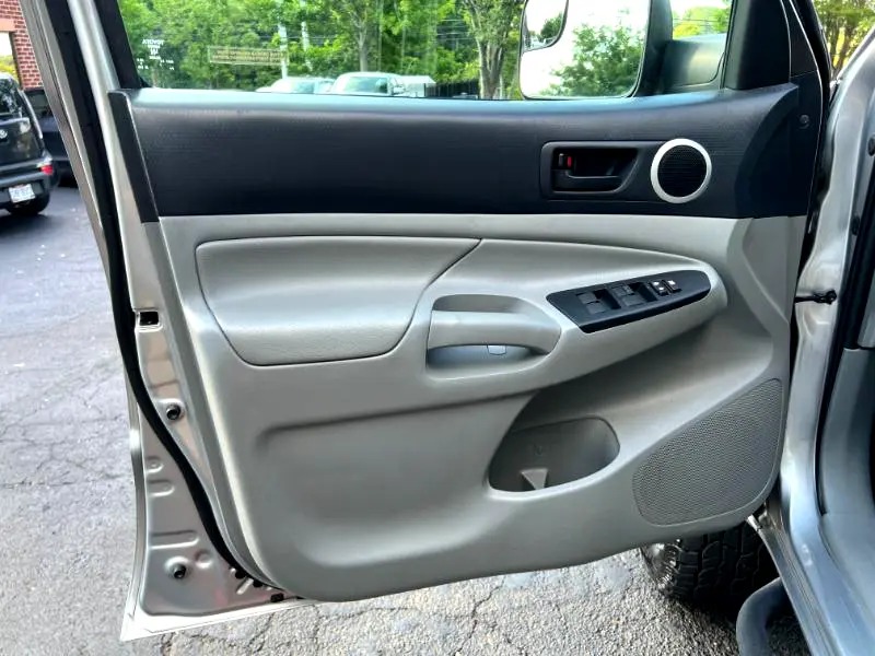 2015-toyota-tacoma-4x4 (12)