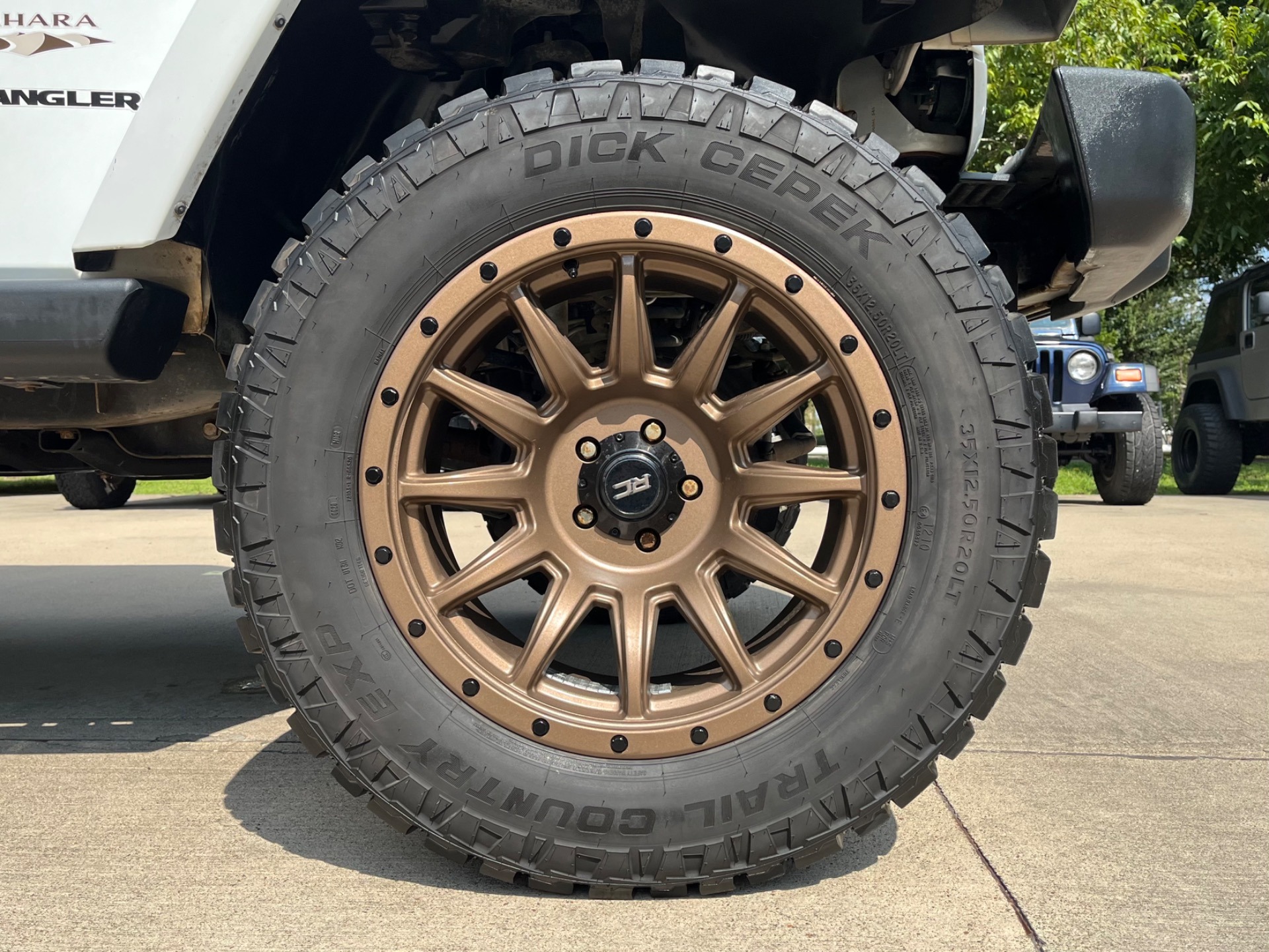 2016-jeep-wrangler-sahara-for-sale (13)