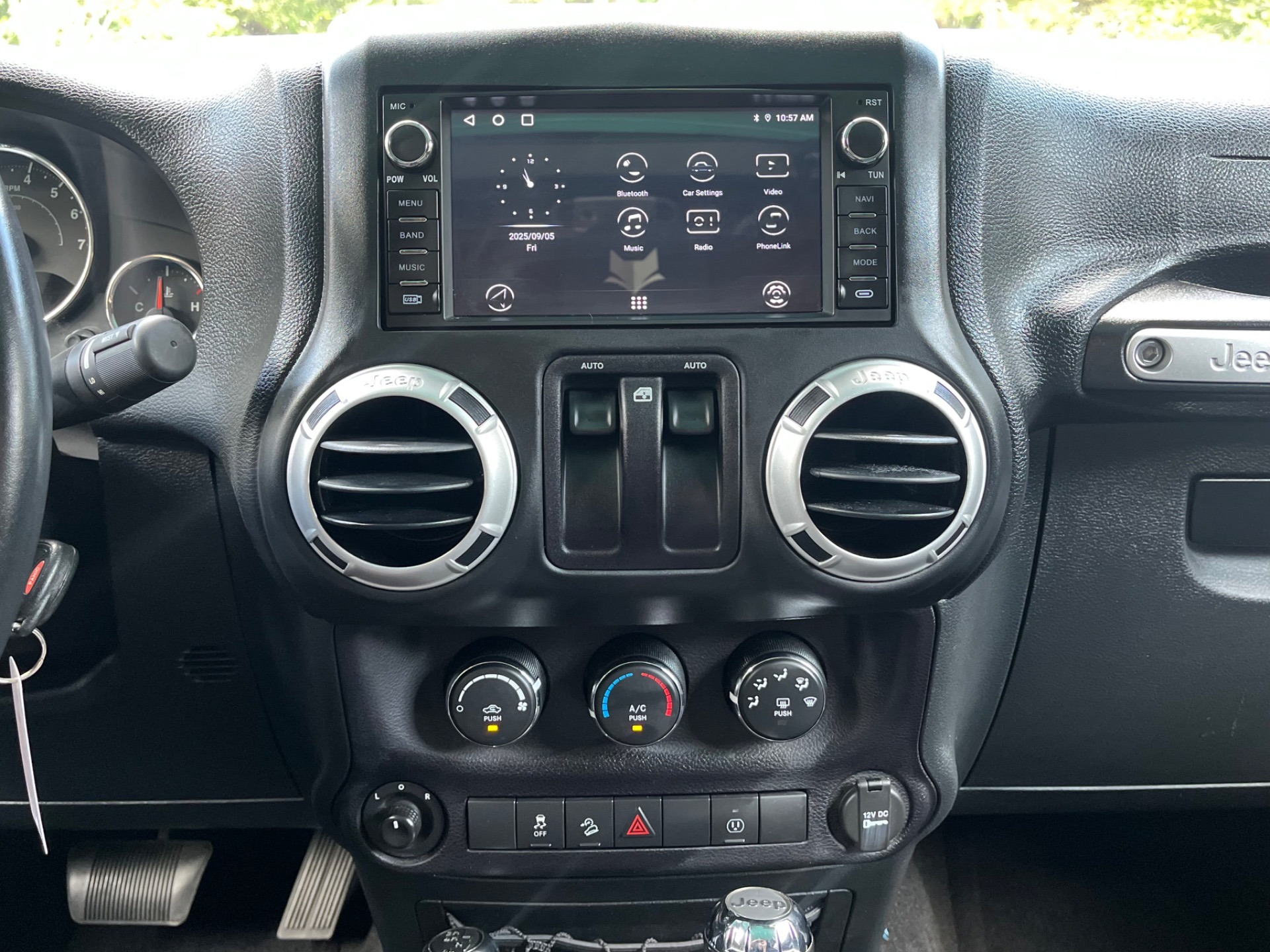 2016-jeep-wrangler-sahara-for-sale (5)