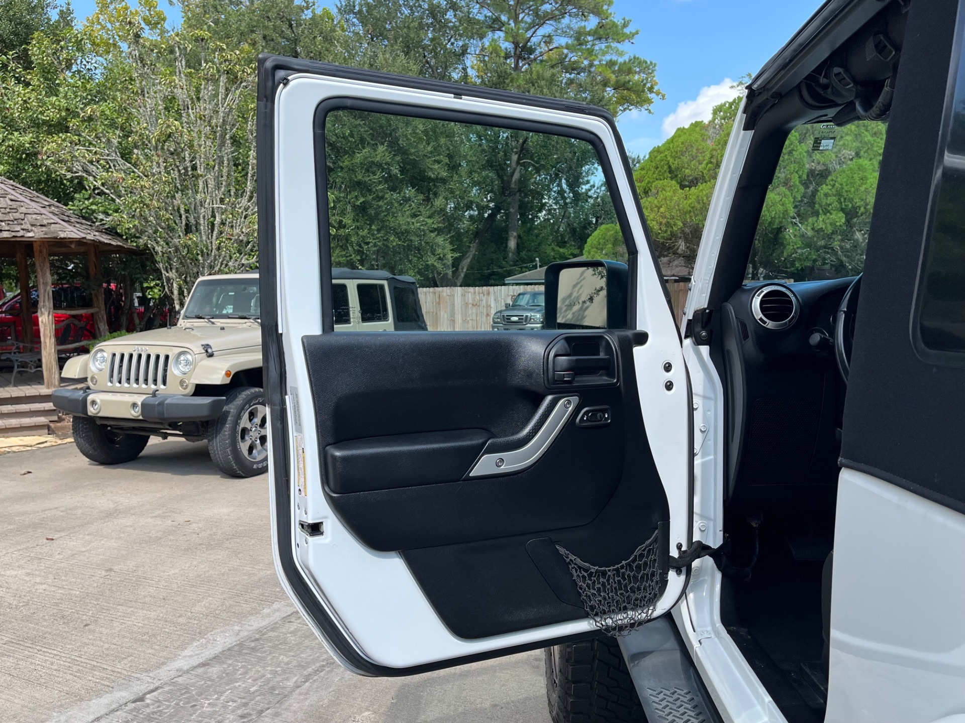 2016-jeep-wrangler-sahara-for-sale (8)