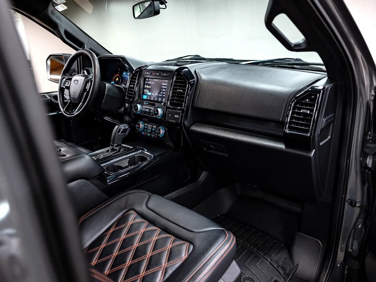 2019-ford-f150-lariat-super-crew (15)