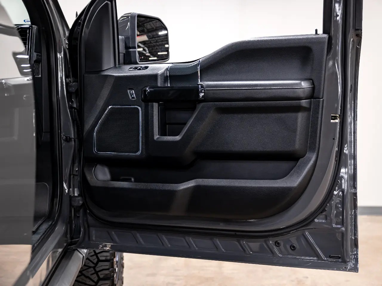 2019-ford-f150-lariat-super-crew (23)