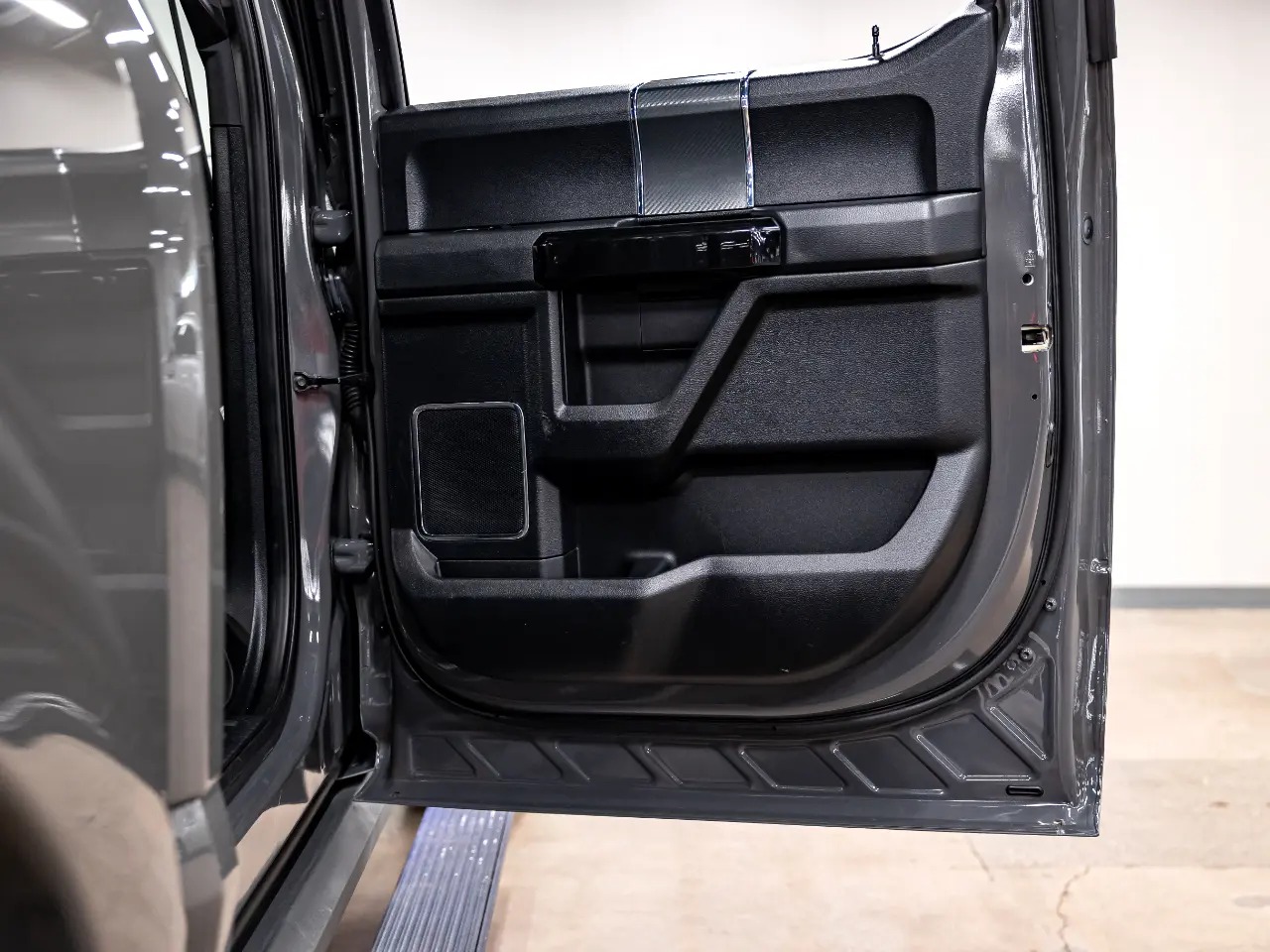 2019-ford-f150-lariat-super-crew (28)