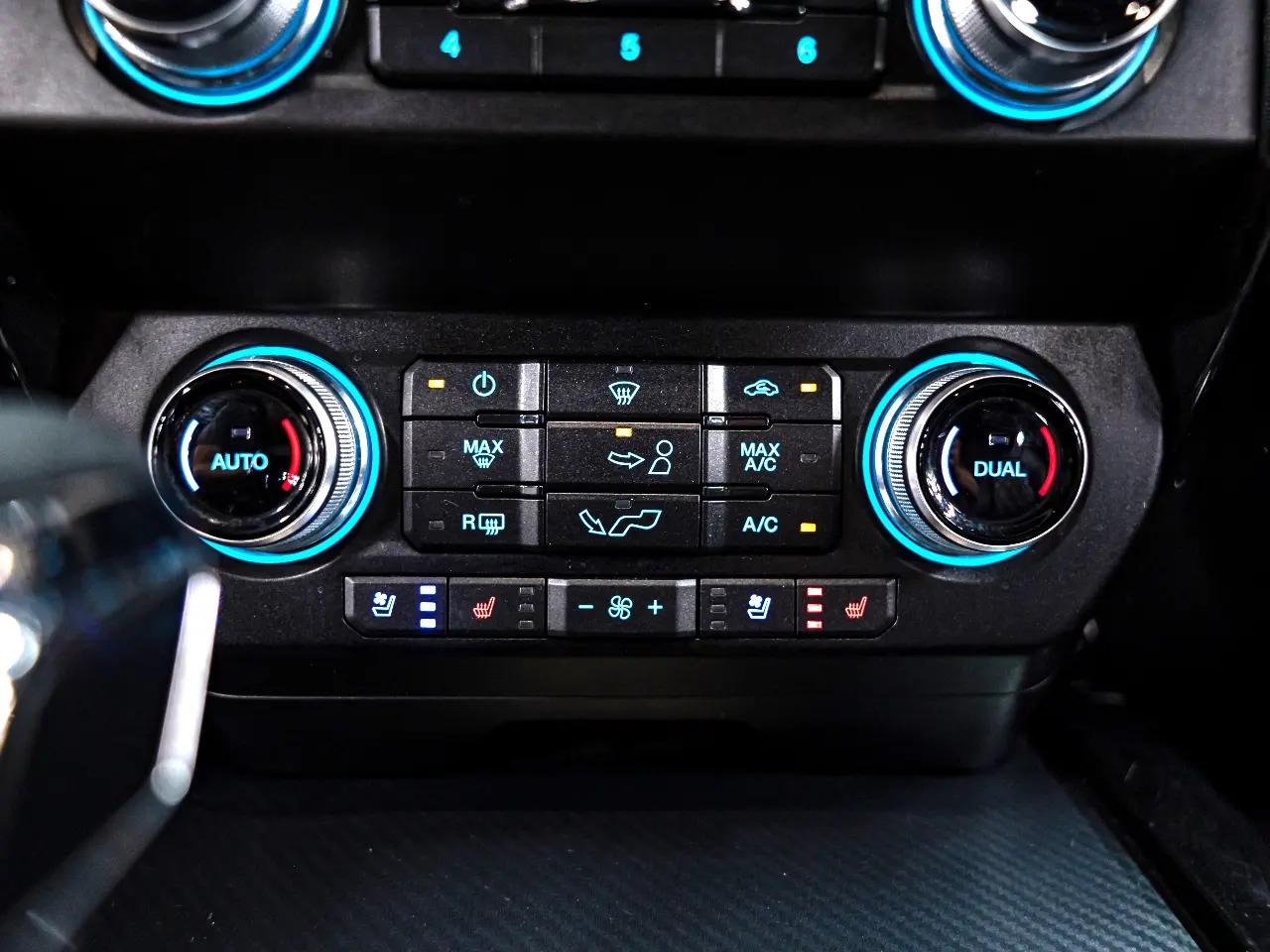 2019-ford-f150-lariat-super-crew (54)