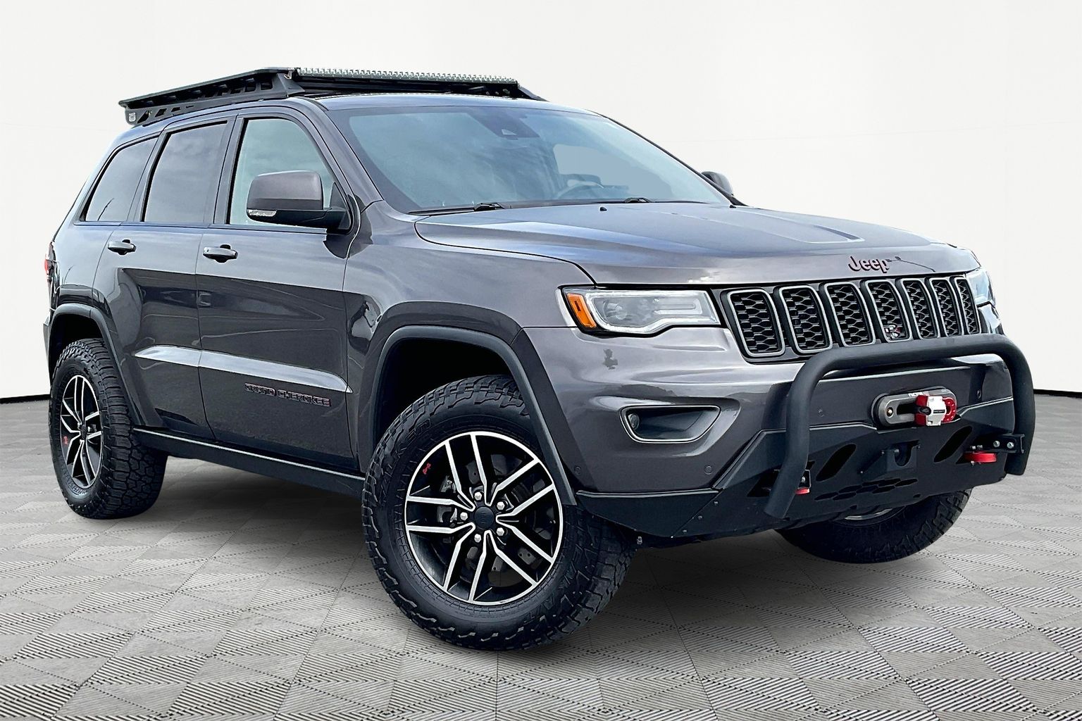 2019-jeep-grand-cherokee-trailhawk-4wd-for-sale-arlington-wa-01