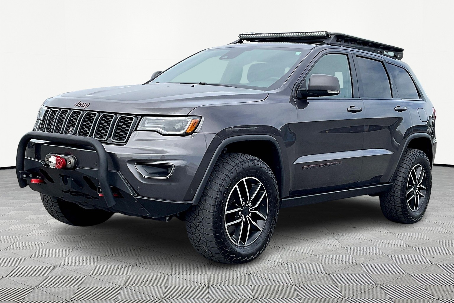 2019-jeep-grand-cherokee-trailhawk-4wd-for-sale-arlington-wa-02