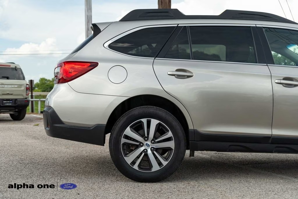 2019-subaru-outback-25i-for-sale-la-grange-tx-5