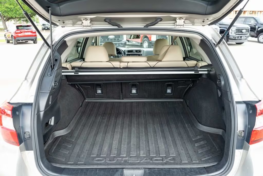 2019-subaru-outback-25i-for-sale-la-grange-tx-8