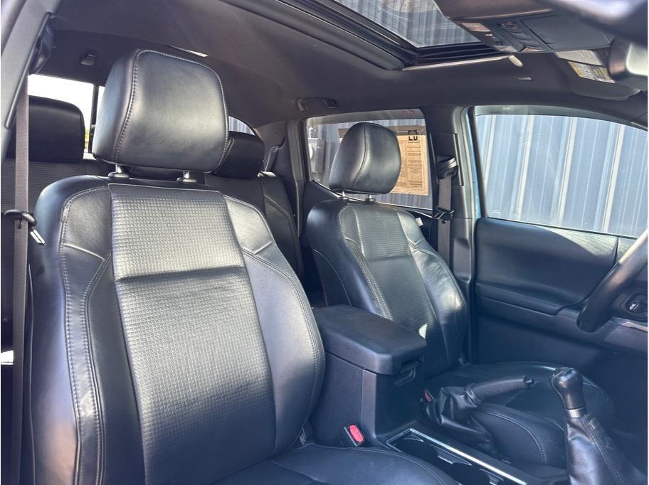 2019-toyota-tacoma-double-cab-for-sale-03