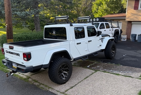 2021-jeep-gladiator-for-sale-06