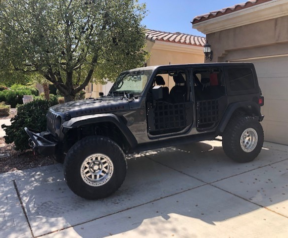 2021-jeep-wrangler-rubicon-custom-for-sale-02