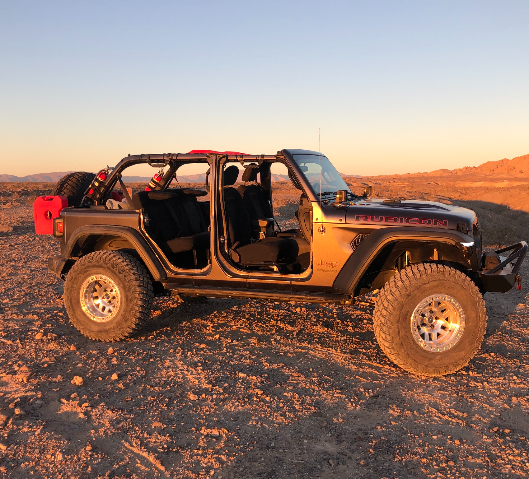 2021-jeep-wrangler-rubicon-custom-for-sale-03