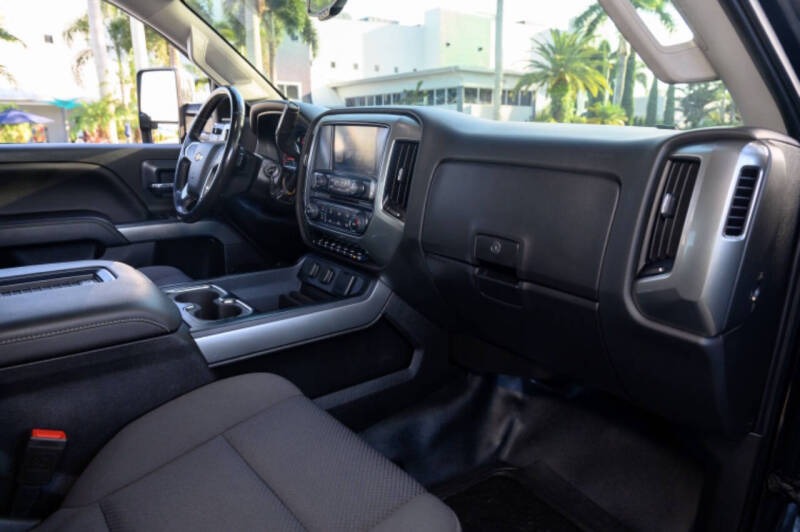 2022-chevrolet-silverado-4500-hd-for-sale-miami-fl-39