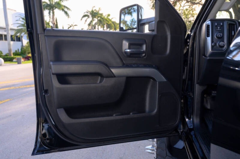 2022-chevrolet-silverado-4500-hd-for-sale-miami-fl-45