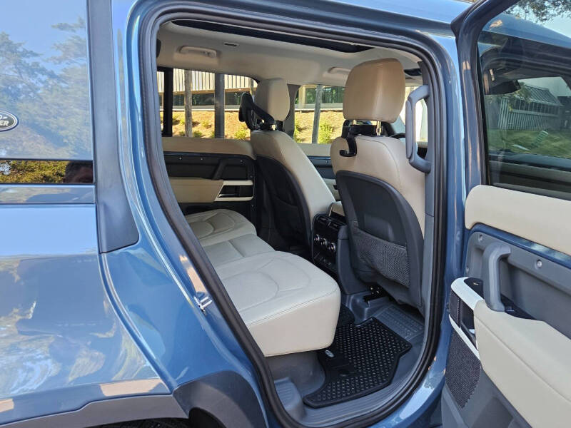 2023-land-rover-defender-110-se-awd-4dr-suv (13)