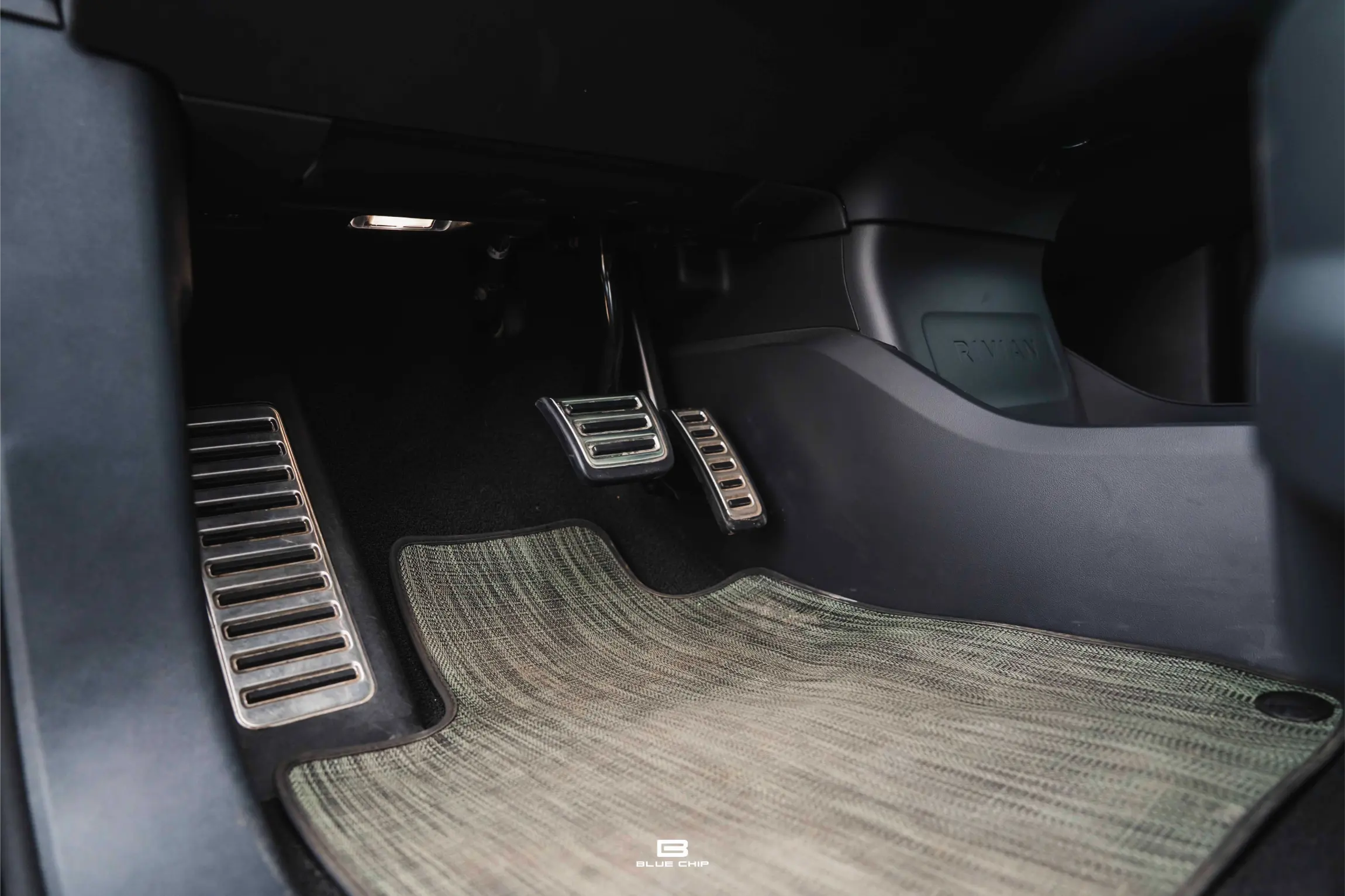 2023-rivian-r1s-for-sale-englewood-co-26