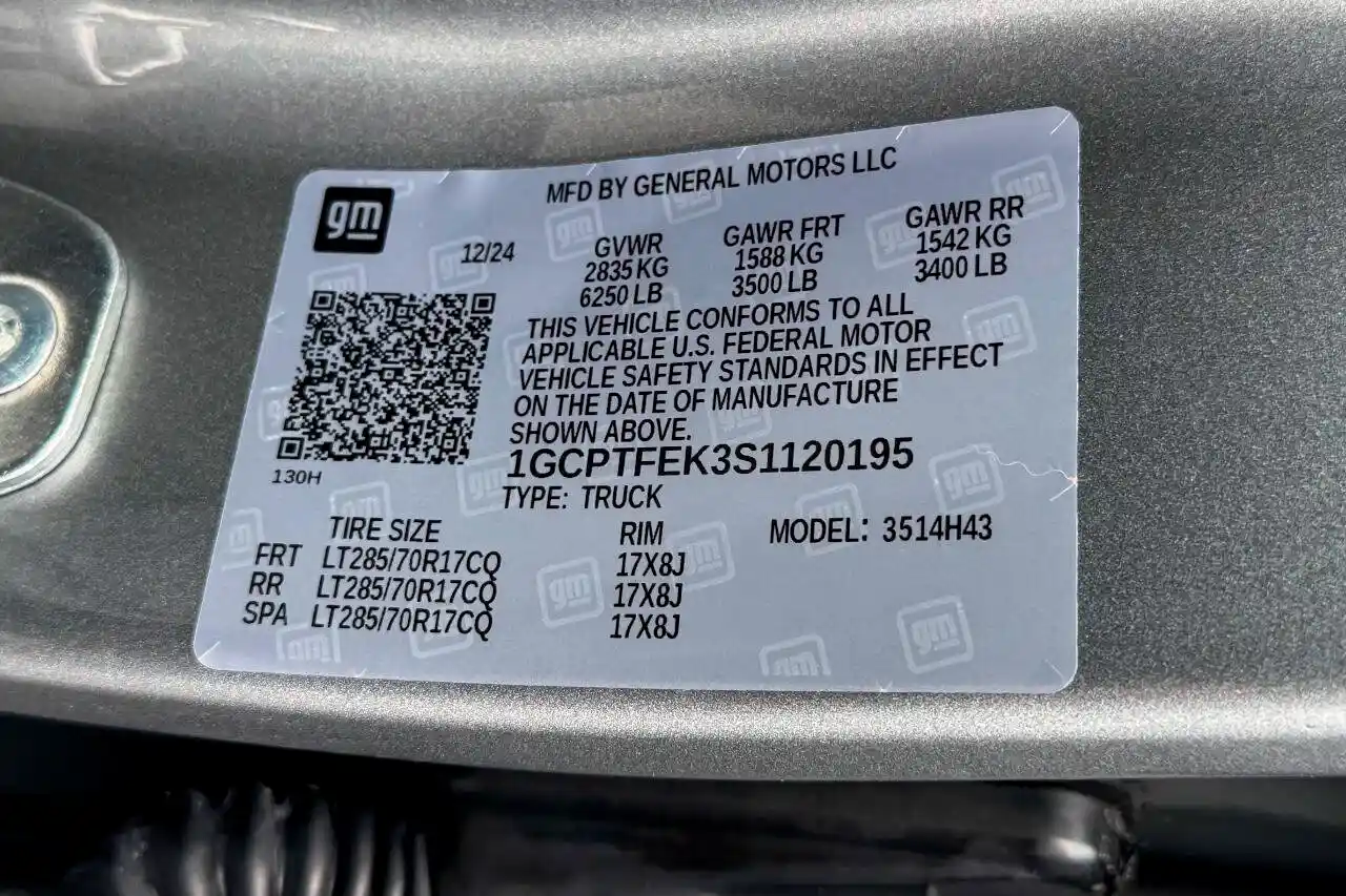 2025-chevrolet-colorado-zr2-4x4-4dr-crew-cab-for-sale-new-lebanon-ny-22