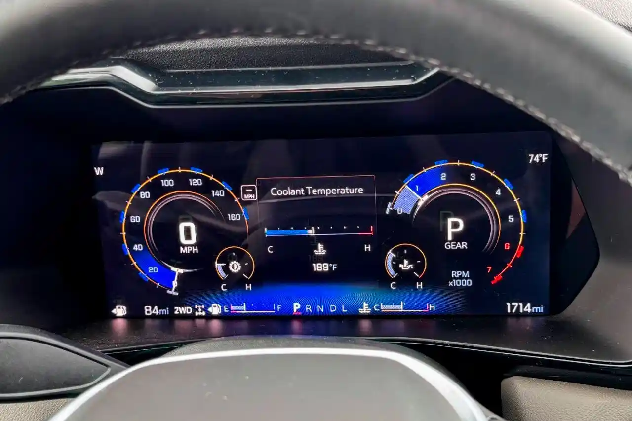 2025-chevrolet-colorado-zr2-4x4-4dr-crew-cab-for-sale-new-lebanon-ny-28
