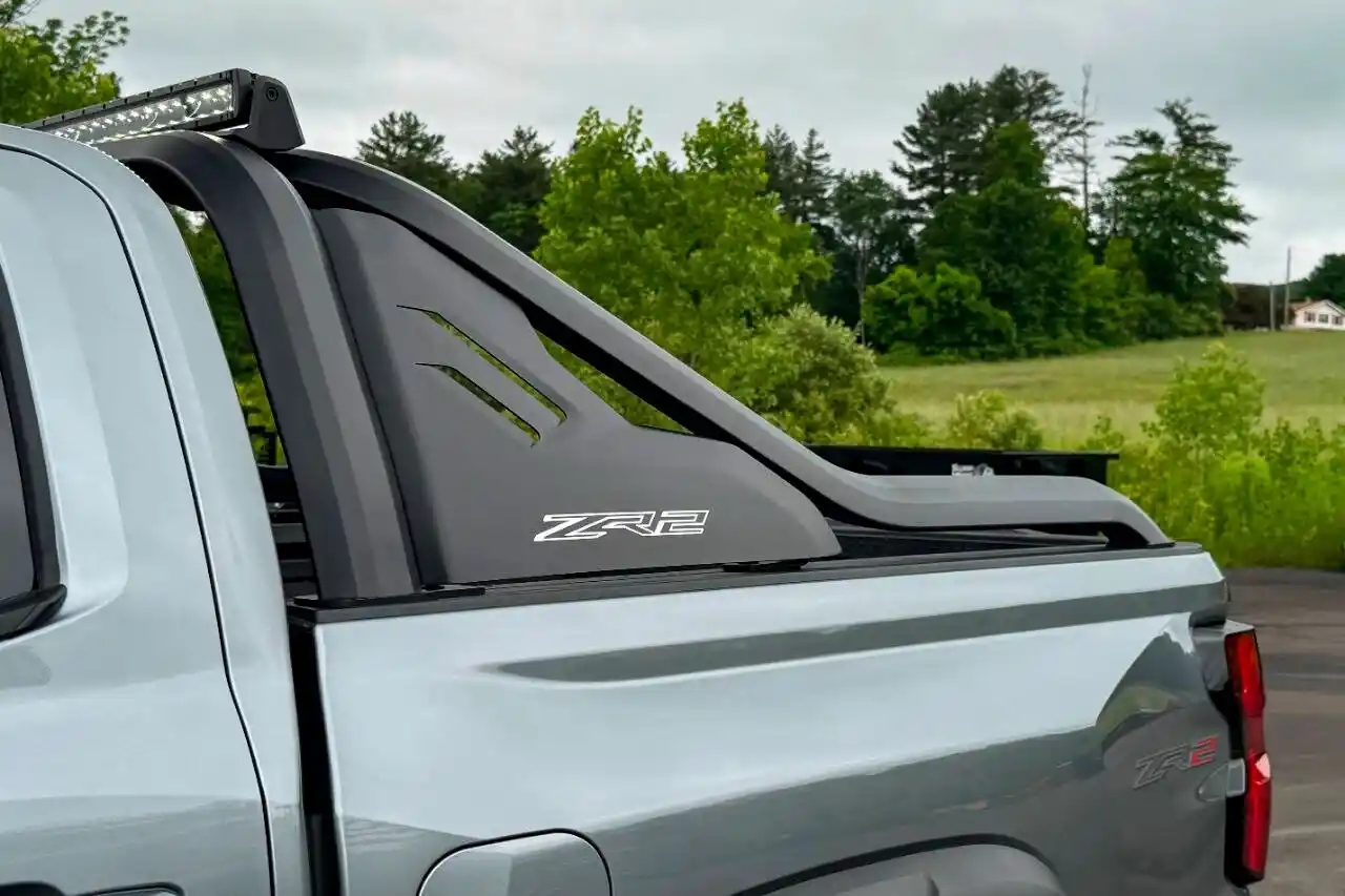 2025-chevrolet-colorado-zr2-4x4-4dr-crew-cab-for-sale-new-lebanon-ny-42