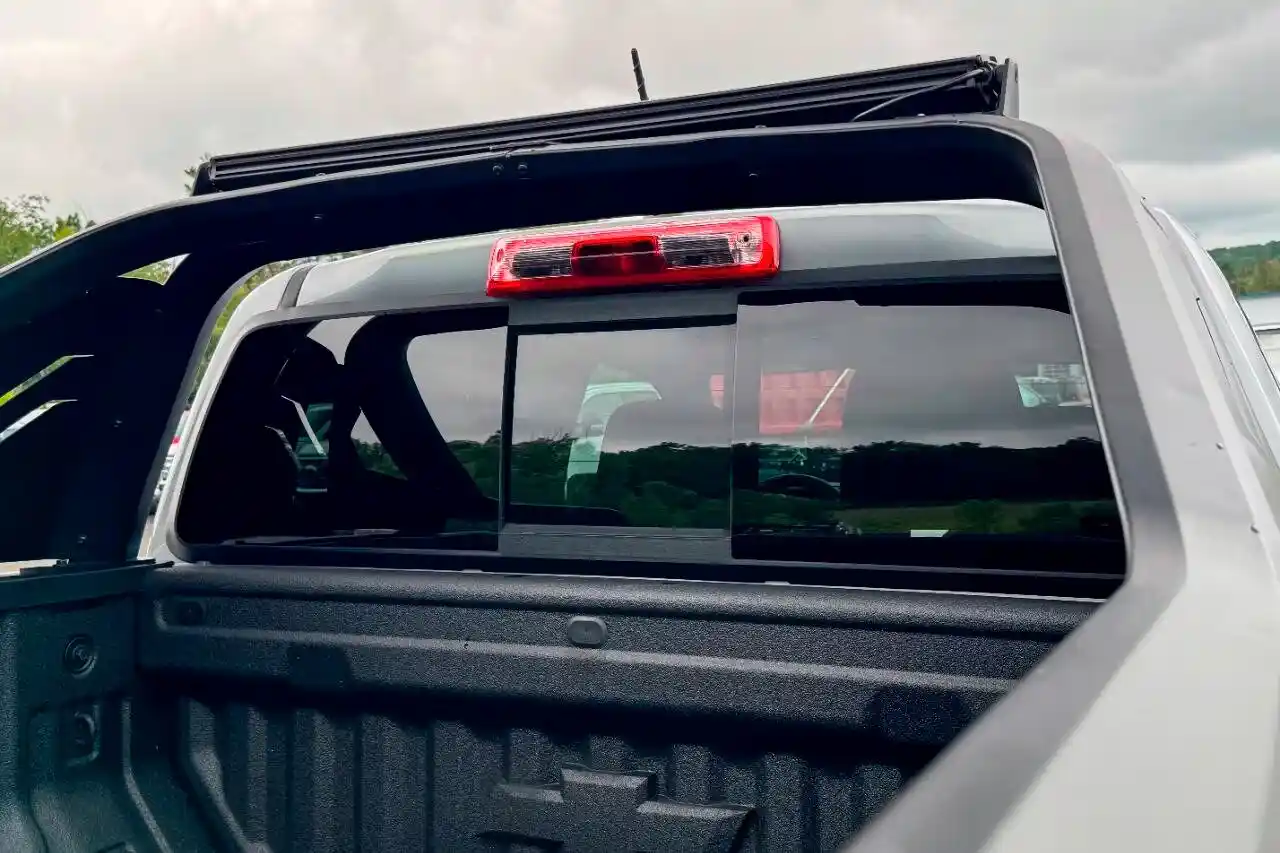 2025-chevrolet-colorado-zr2-4x4-4dr-crew-cab-for-sale-new-lebanon-ny-48