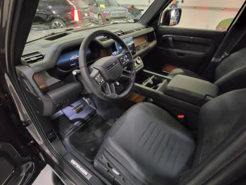 2025-land-rover-defender-octa-110-p635 (20)
