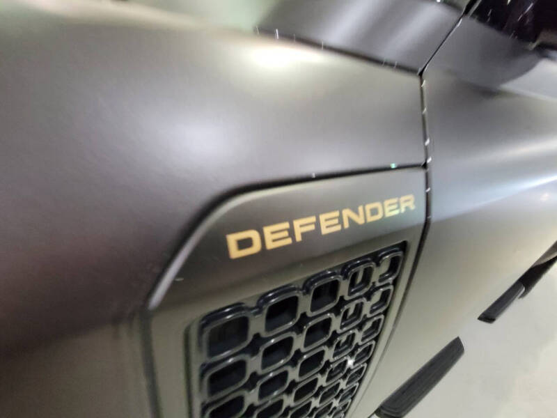 2025-land-rover-defender-octa-110-p635 (25)