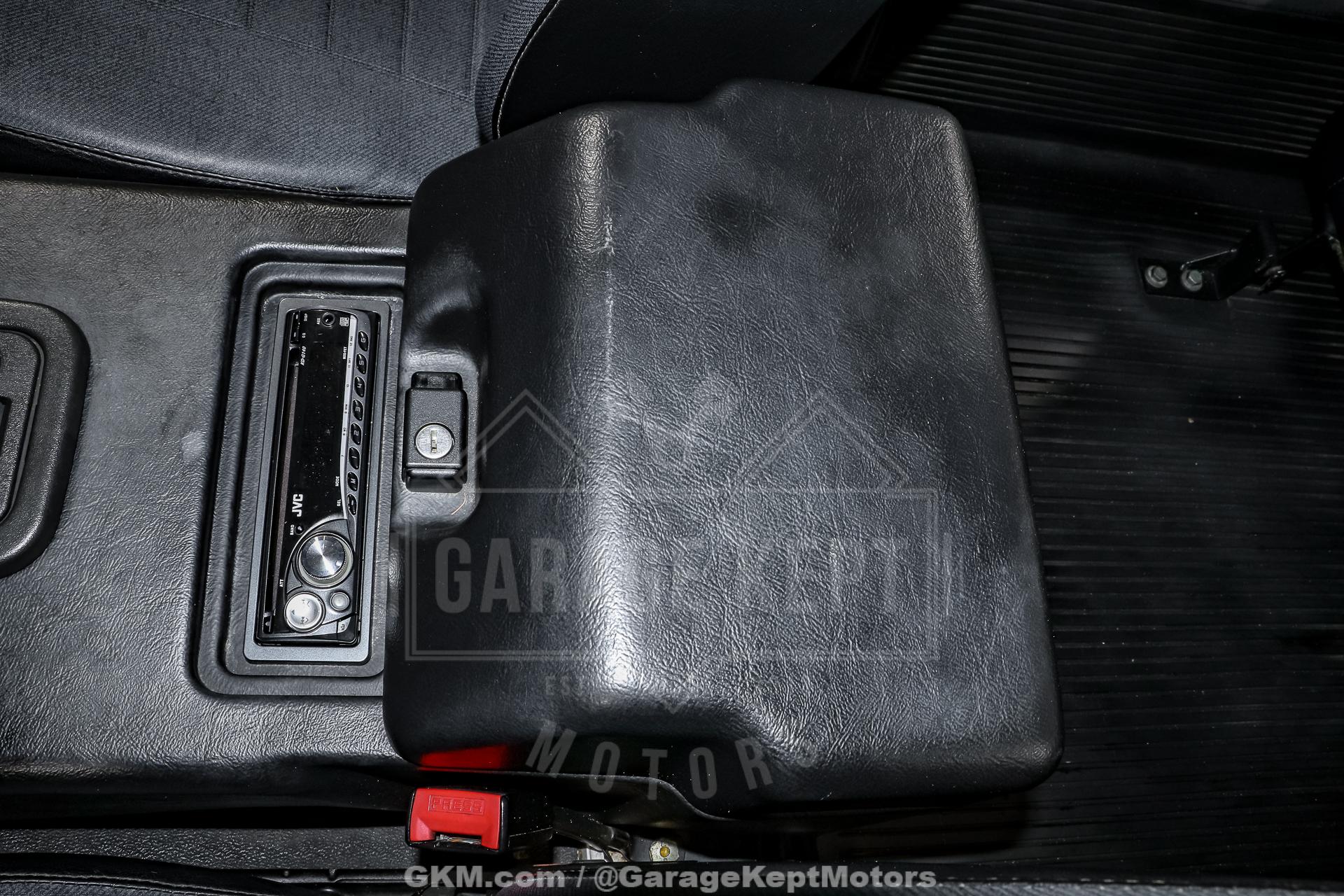 Used-1997-Land-Rover-Defender-90-1752265359 (30)