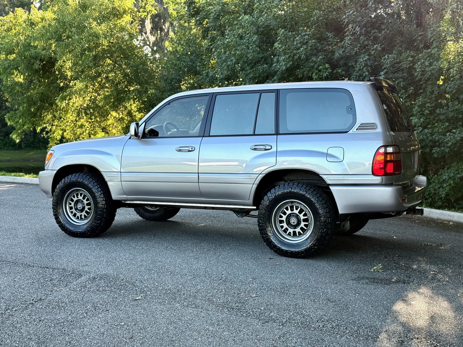 Used-1998-Toyota-Land-Cruiser-RARE-DIFFLOCK-FRESH-BUILD-BEAUTIFUL-1752933750 (1)