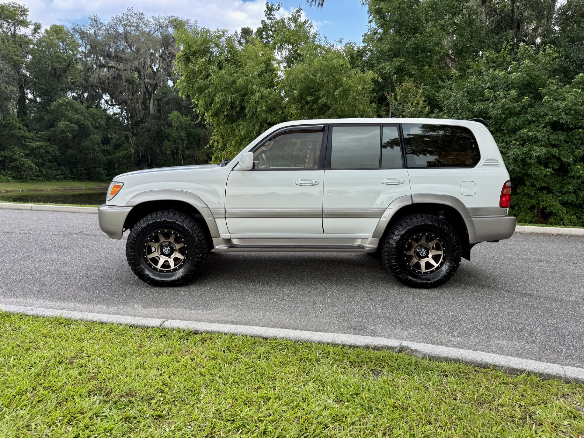 Used-2000-Toyota-Land-Cruiser-100-series-FRESH-BUILD-BEAUTIFUL-1751601290