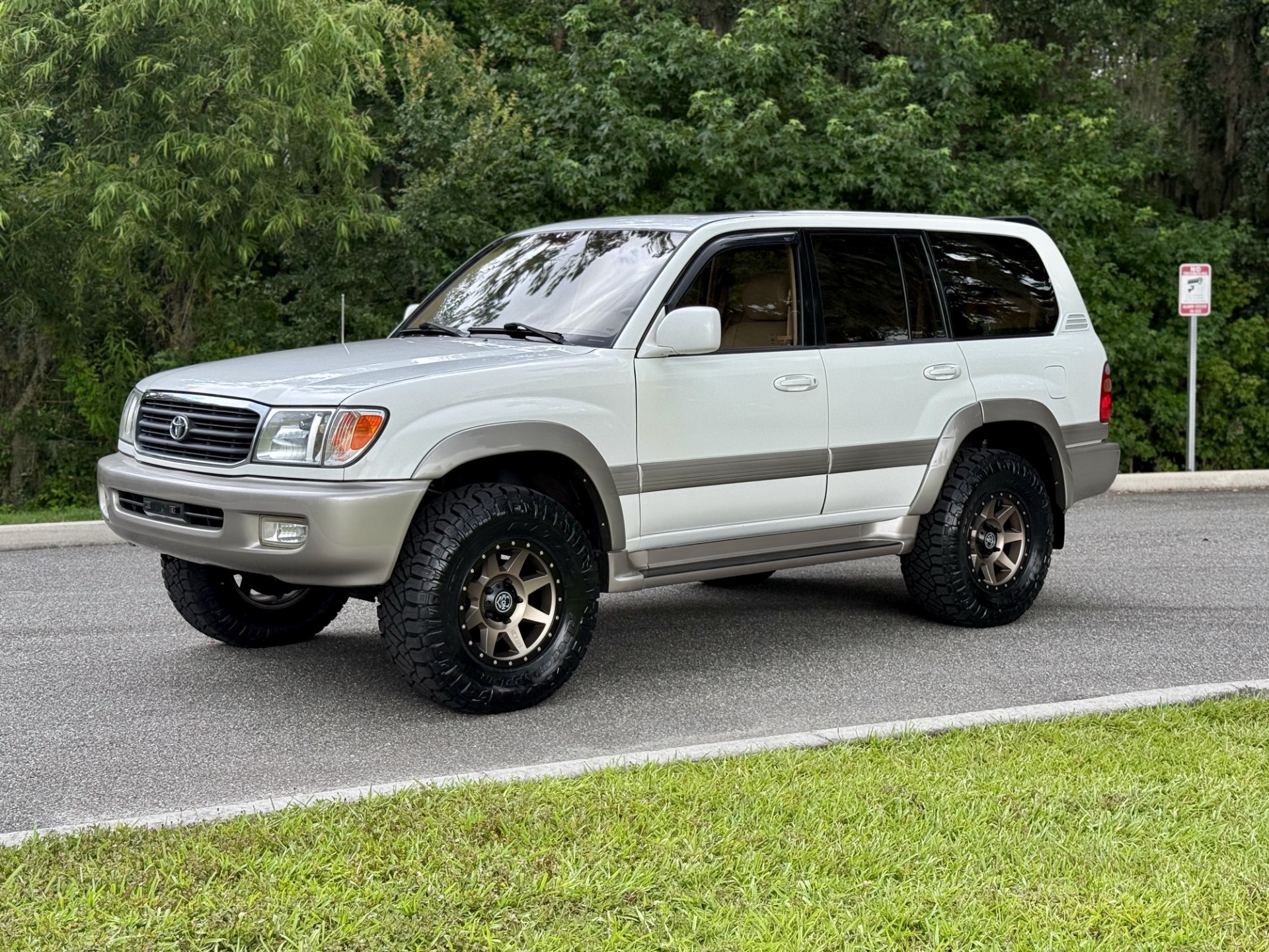 Used-2000-Toyota-Land-Cruiser-100-series-FRESH-BUILD-BEAUTIFUL-1751601291 (1)