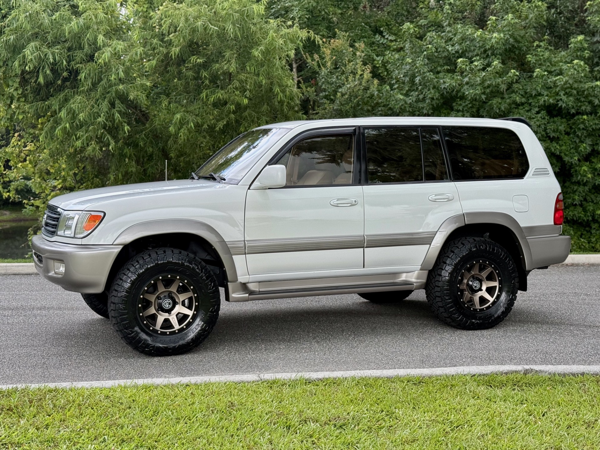 Used-2000-Toyota-Land-Cruiser-100-series-FRESH-BUILD-BEAUTIFUL-1751601291
