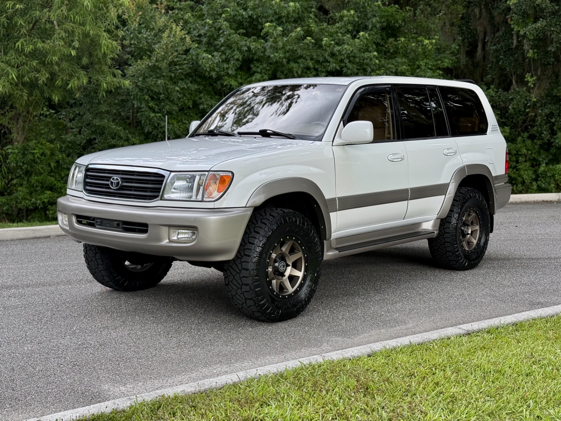 Used-2000-Toyota-Land-Cruiser-100-series-FRESH-BUILD-BEAUTIFUL-1751601292