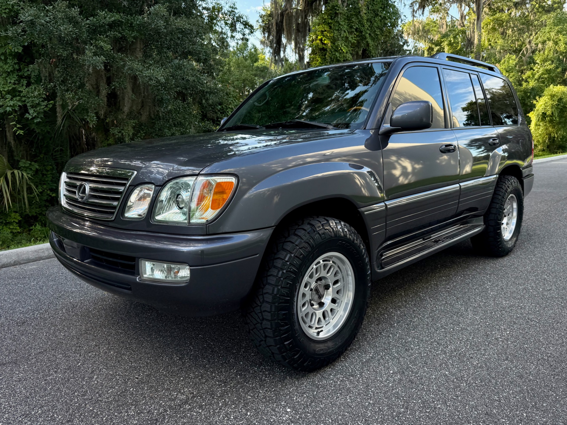 Used-2005-Lexus-LX-470-GALACTIC-GREY-MICA-EXCEPTIONAL-1752903321 (1)