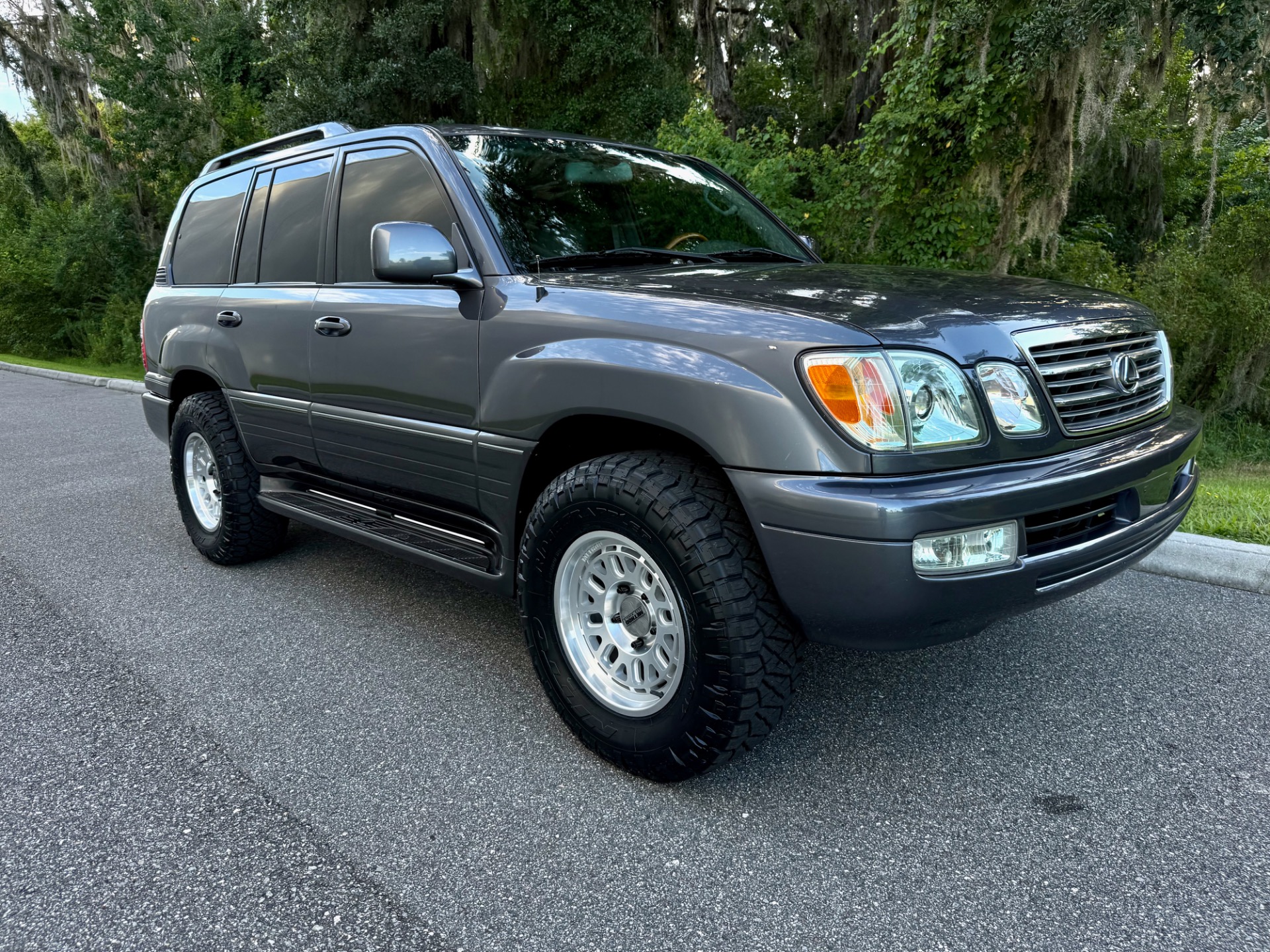 Used-2005-Lexus-LX-470-GALACTIC-GREY-MICA-EXCEPTIONAL-1752903322 (2)