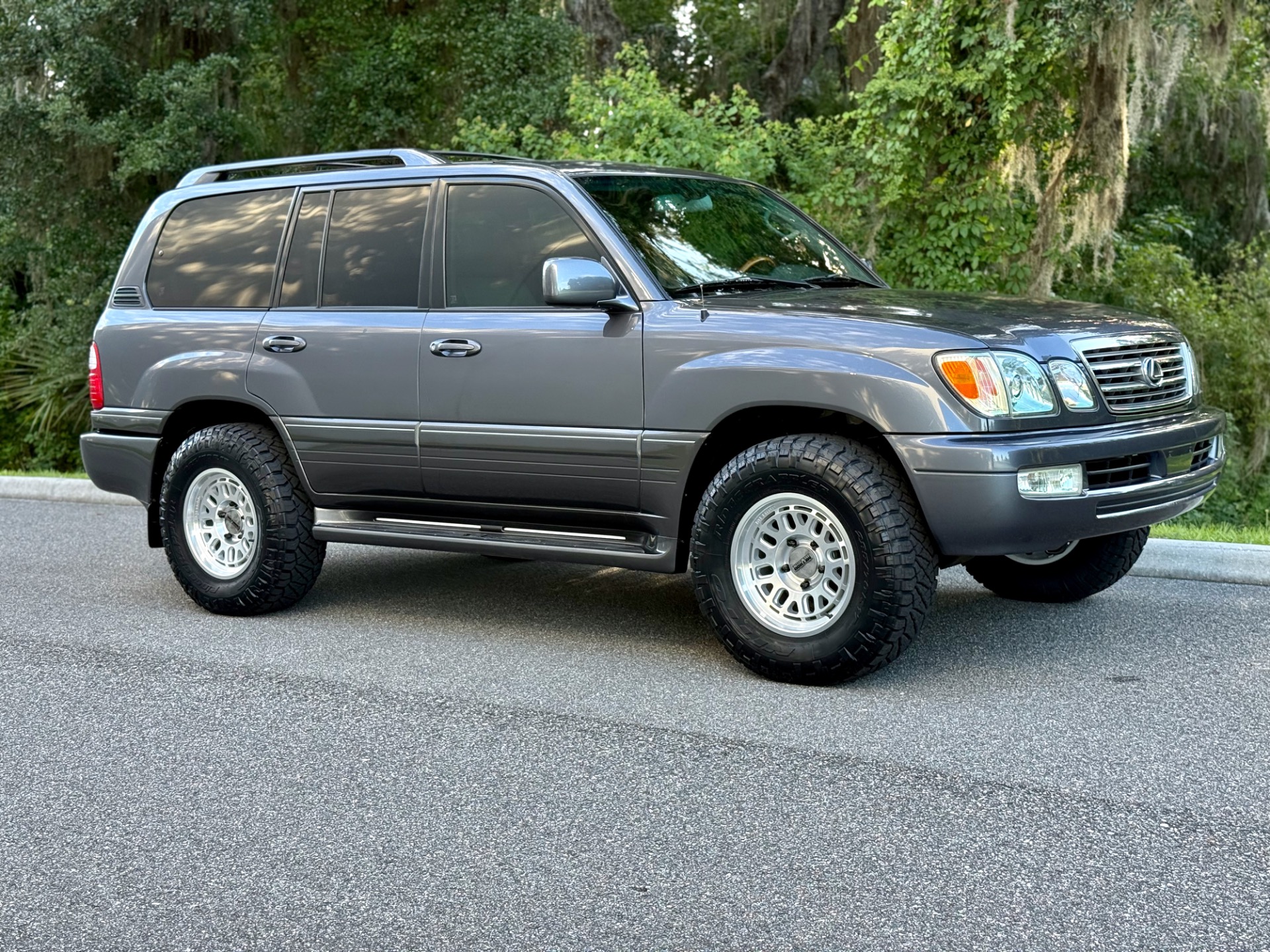 Used-2005-Lexus-LX-470-GALACTIC-GREY-MICA-EXCEPTIONAL-1752903322